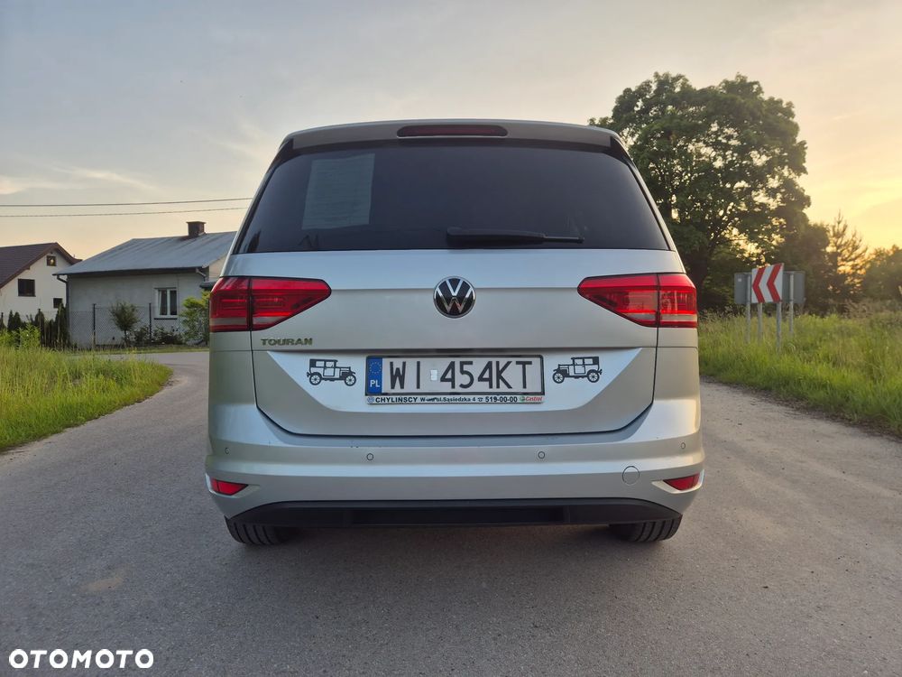 Volkswagen Touran - 4