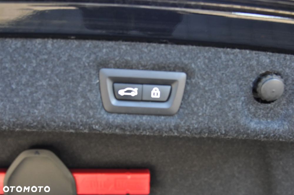 BMW Seria 5 520d xDrive - 10