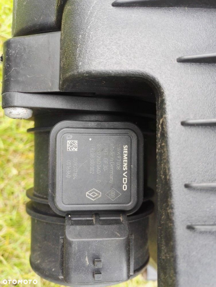 obudowa filtra powietrza trafic vivaro 2.0 dci - 2