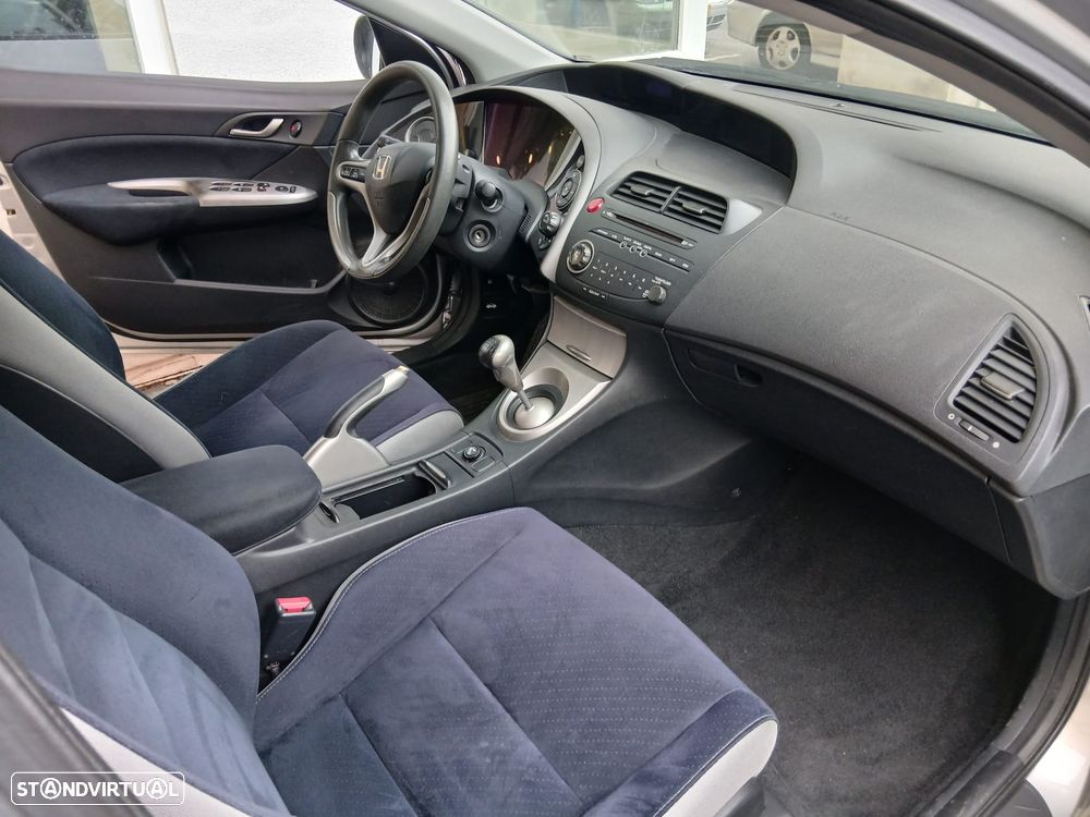 Honda Civic 1.4 Comfort - 2