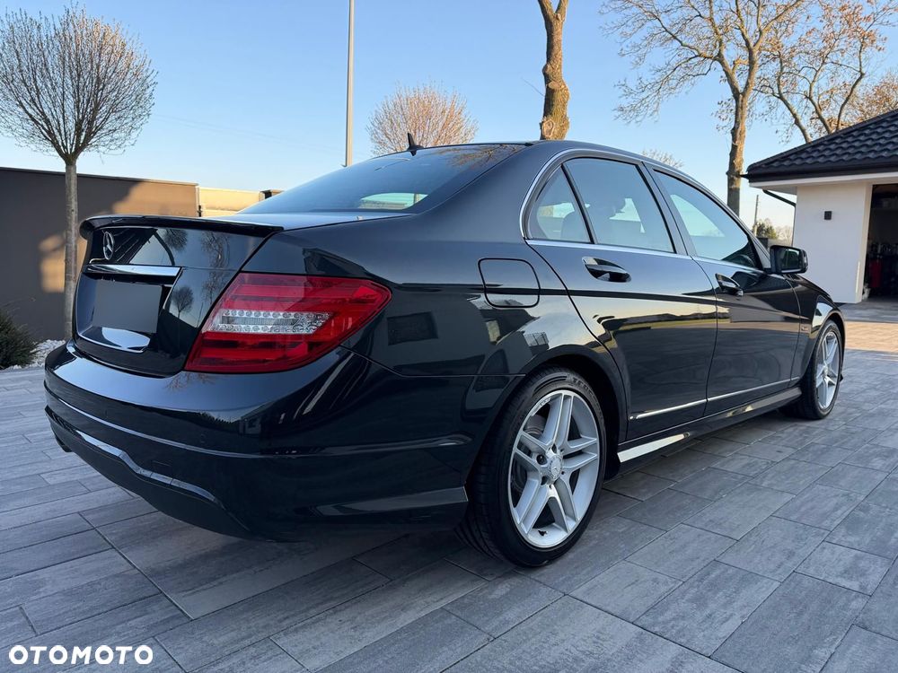 Mercedes-Benz Klasa C 200 (BlueEFFICIENCY) 7G-TRONIC Avantgarde - 21