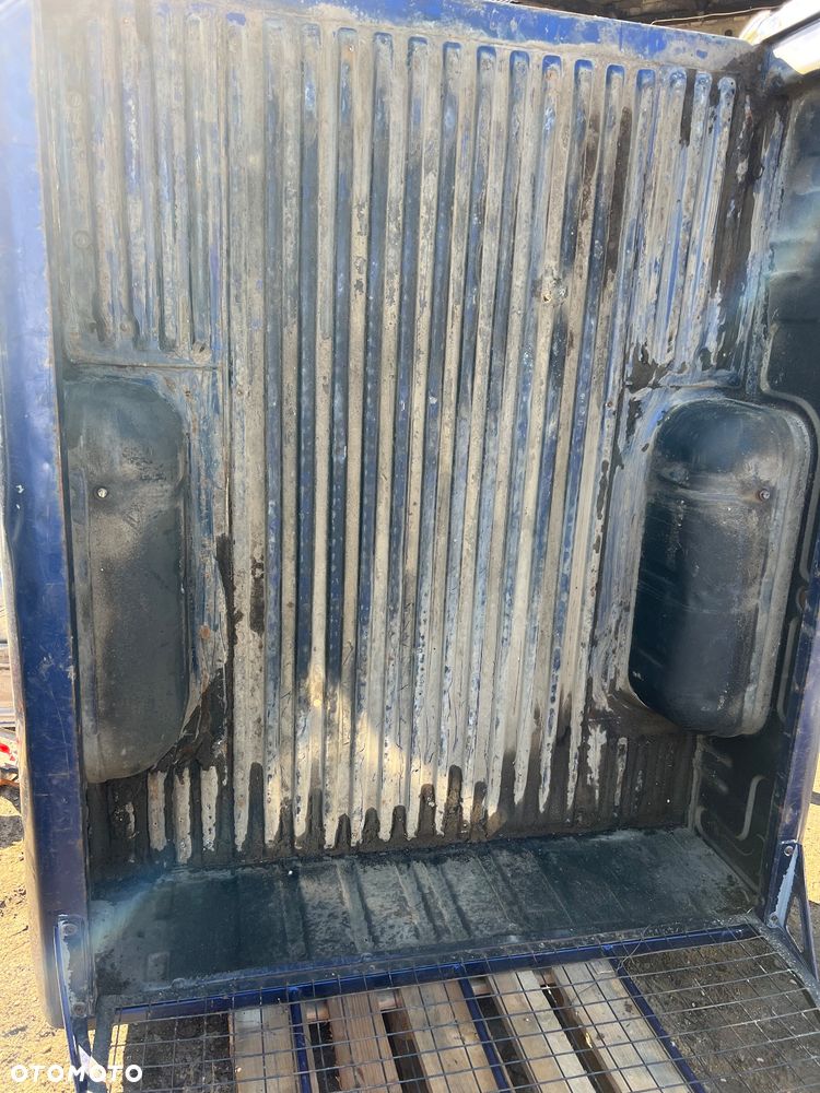 Skrzynia ładunkowa paka Nissan Navara d22 półtorej kabiny - 8