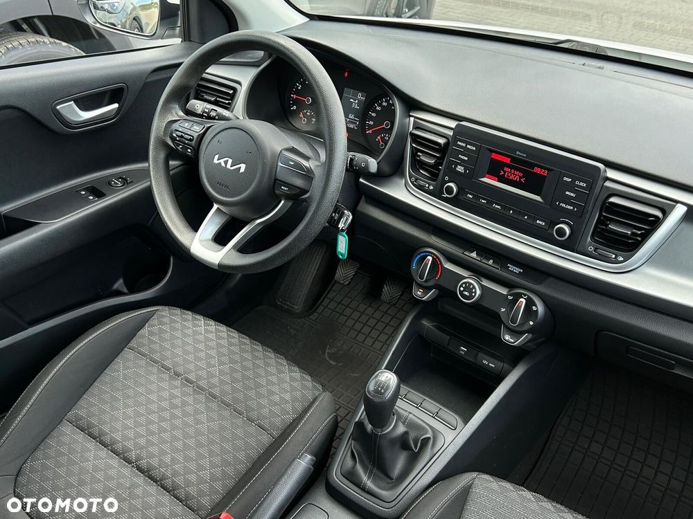 Kia Rio - 16