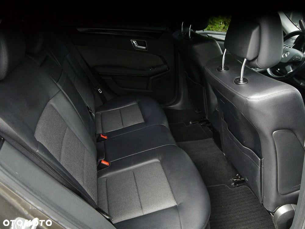 Mercedes-Benz Klasa E 200 CGI BlueEFFICIENCY 7G-TRONIC Avantgarde - 37