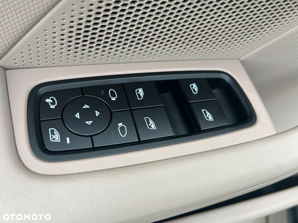 Porsche Taycan Standard - 29