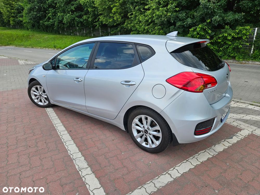 Kia Ceed 1.6 GDI L Business Line - 12