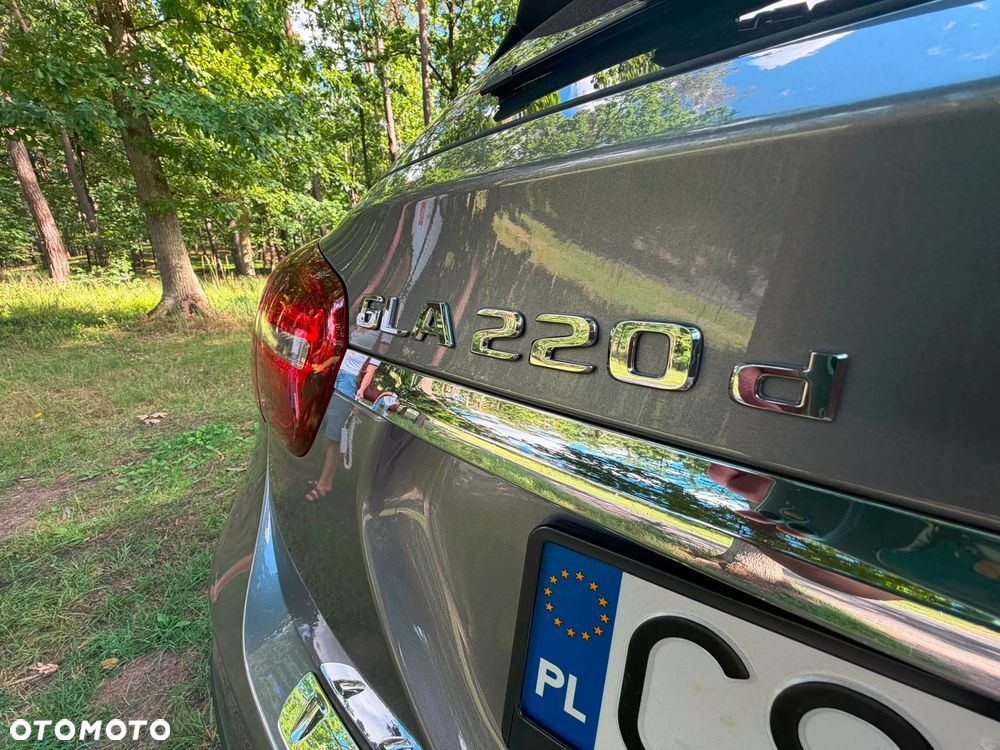 Mercedes-Benz GLA 220 d 4-Matic AMG Line - 14