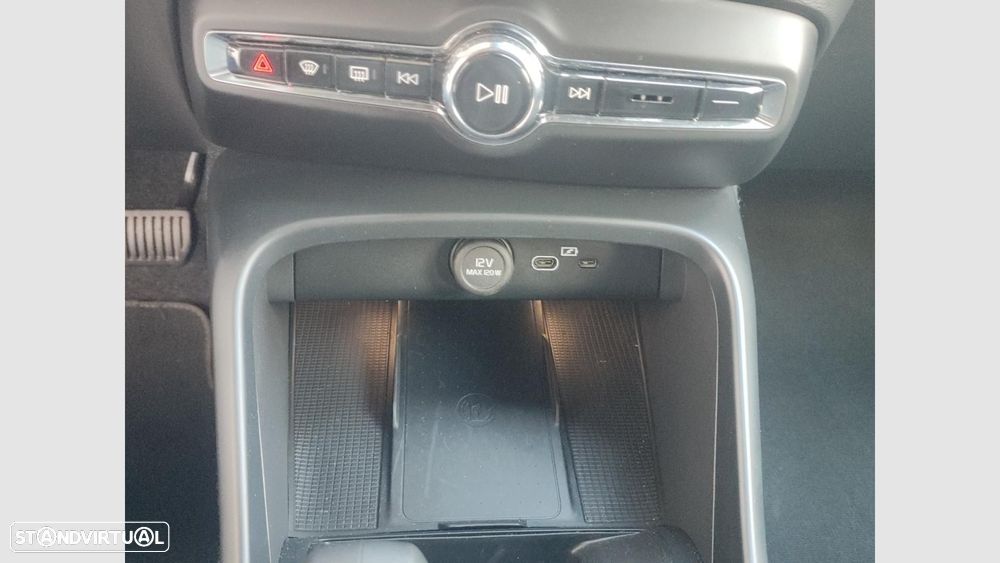 Volvo XC 40 2.0 B3 Core - 21