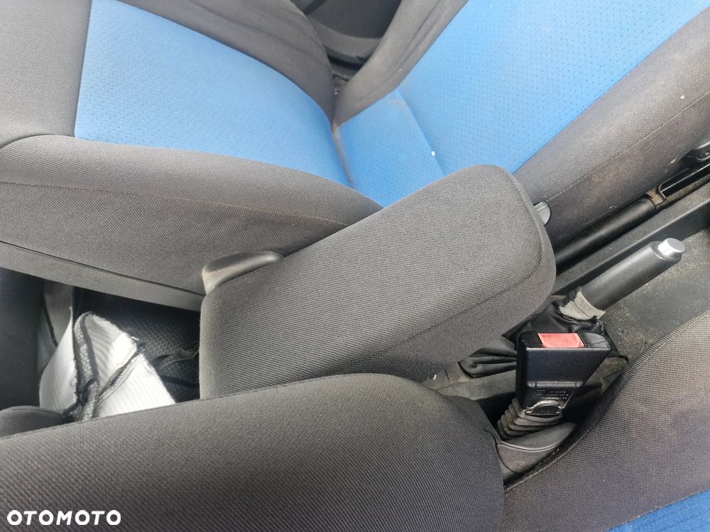Opel Meriva (Z21B)  :pojazd na części: maska, zderzak, drzwi, szyby, lusterka, chłodnica .. - 28