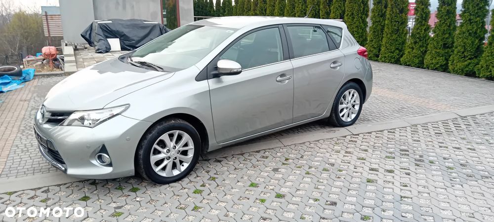 Toyota Auris 1.6 Valvematic Executive - 3