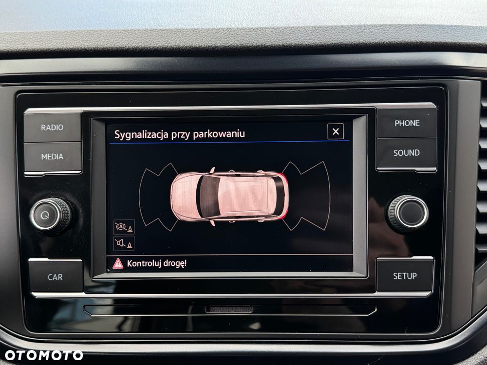 Volkswagen T-Roc - 11