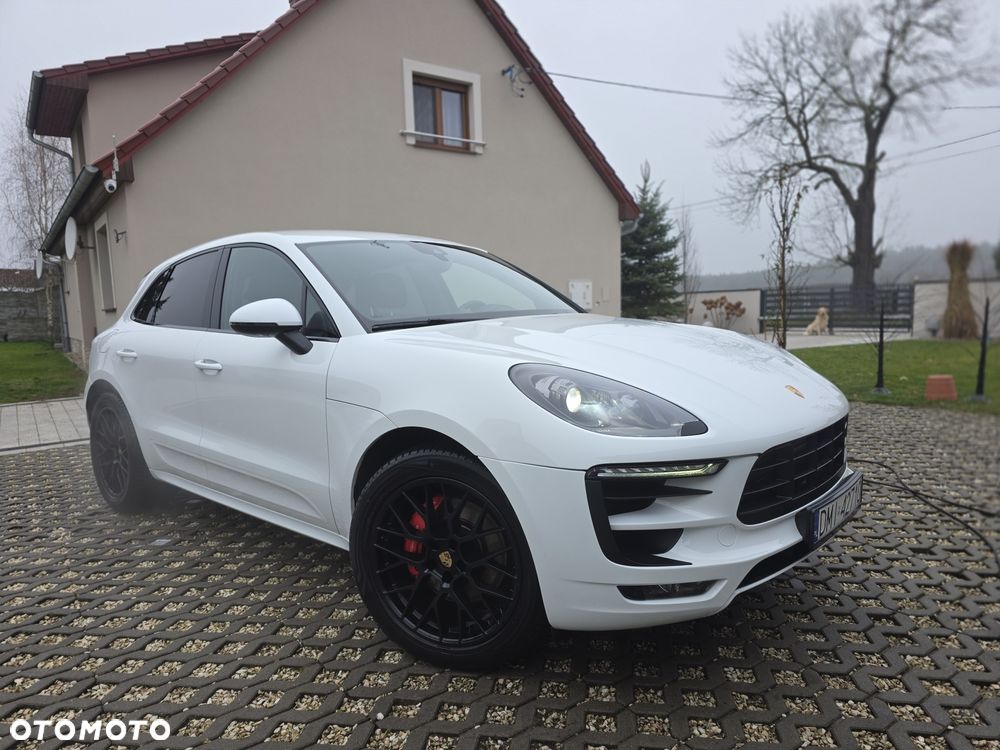 Porsche Macan - 1