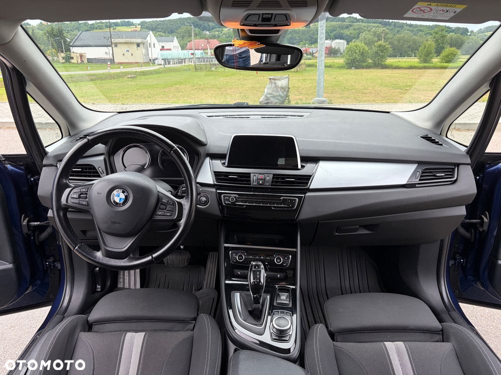 BMW Seria 2 218d - 14