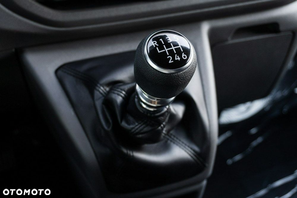 Volkswagen Transporter - 12