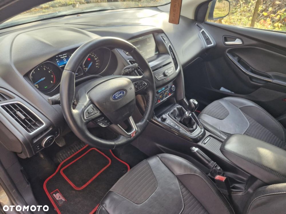 Ford Focus 1.5 EcoBoost Titanium ASS - 8