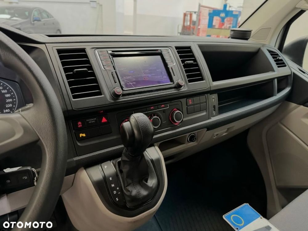 Volkswagen Transporter - 11