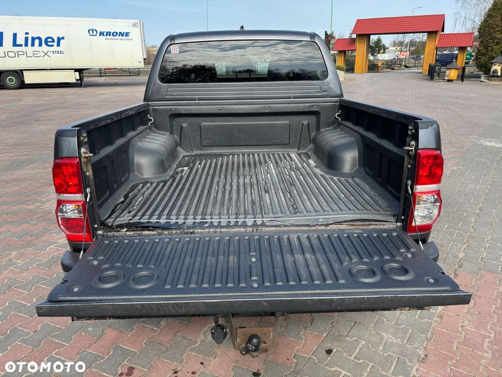 Toyota Hilux 2.5 D-4D SR5 - 6