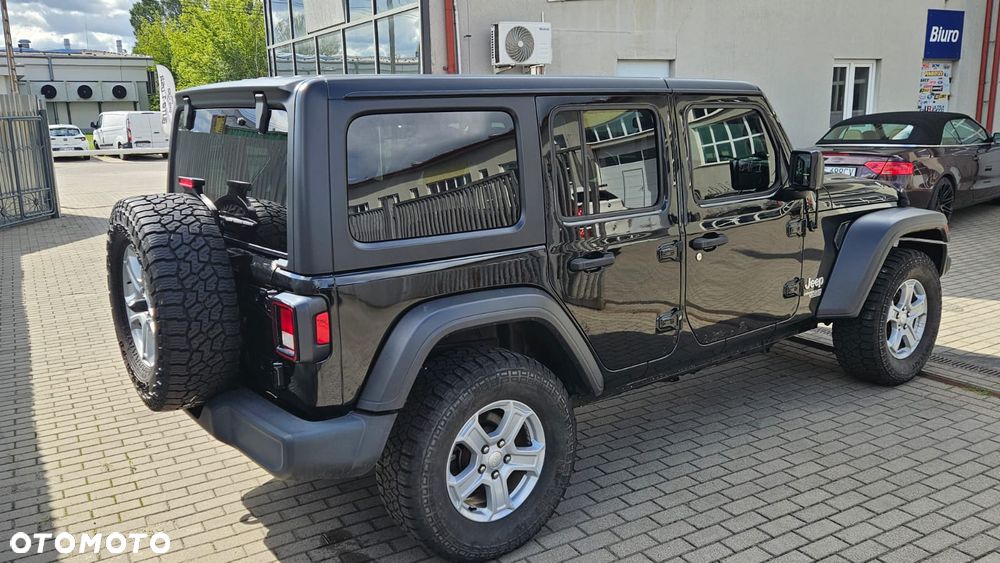 Jeep Wrangler - 4
