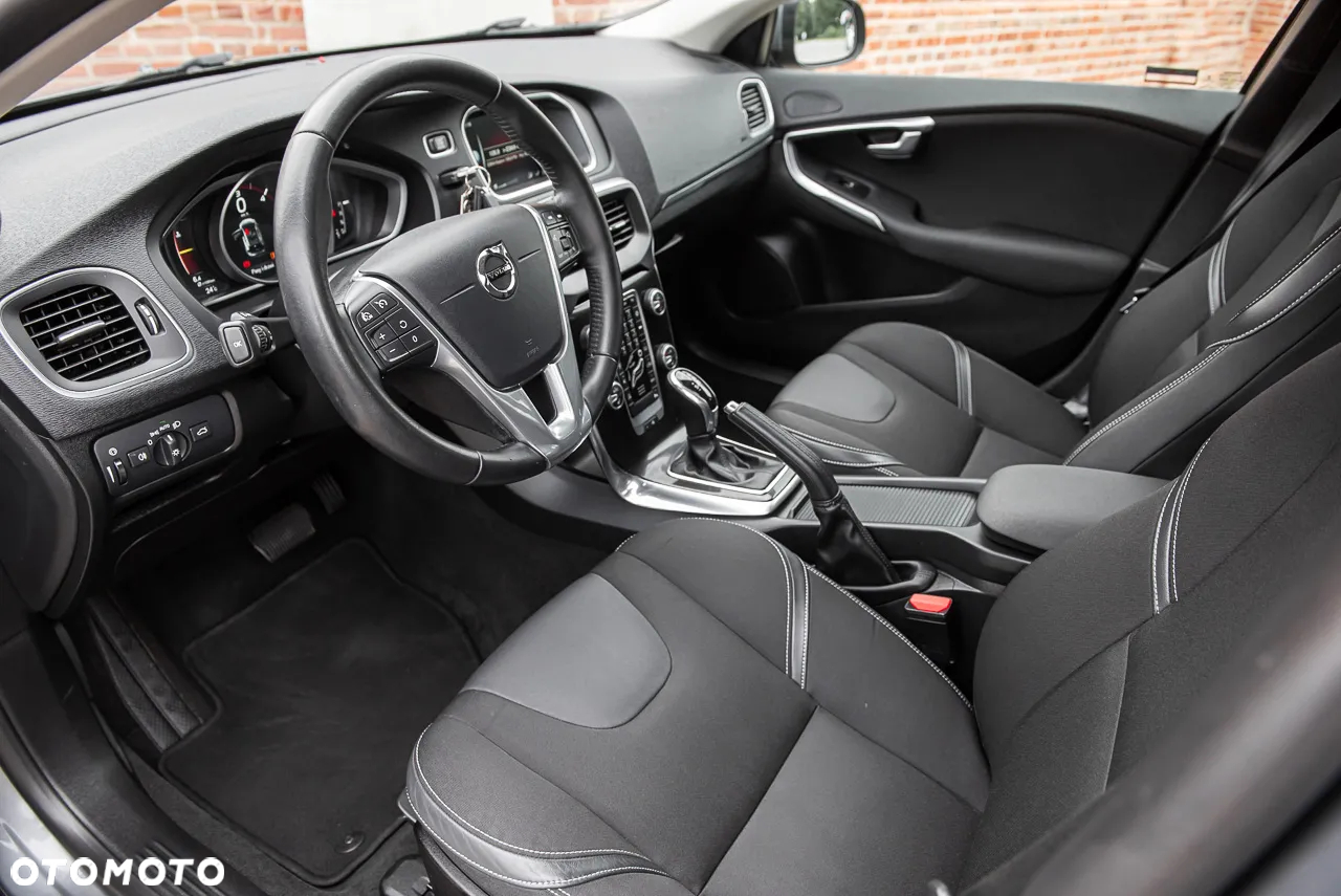 Volvo V40 D2 Drive-E SCR Momentum - 17