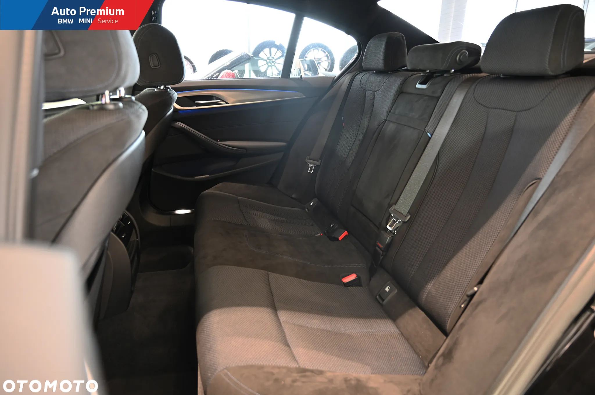 BMW Seria 5 520d xDrive - 14