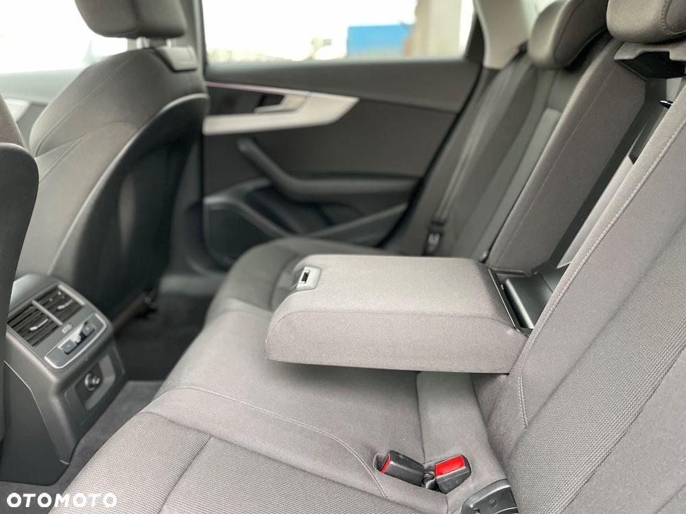 Audi A4 Avant 40 TDI S tronic - 29