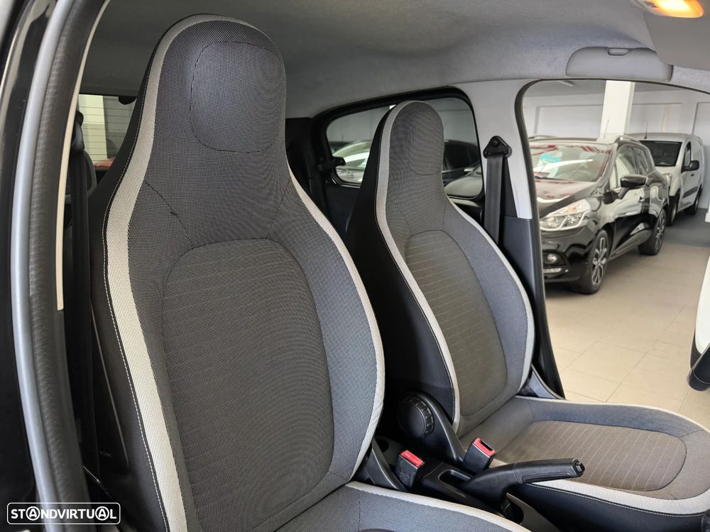 Renault Twingo ENERGY TCe 90 EDC LA PARISIENNE - 17