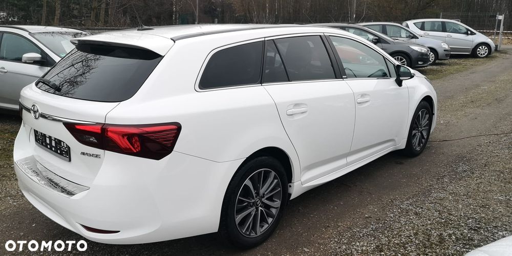 Toyota Avensis 2.0 D-4D Premium - 6