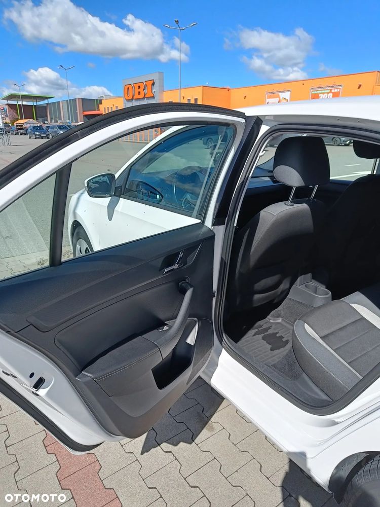 Skoda RAPID 1.2 TSI Ambition DSG - 21