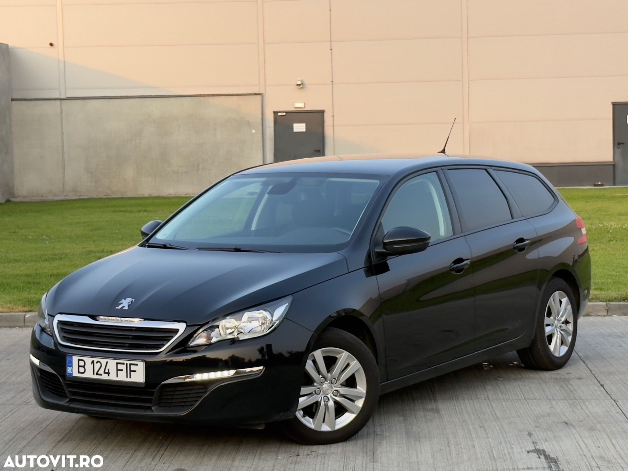 Peugeot 308 - 1