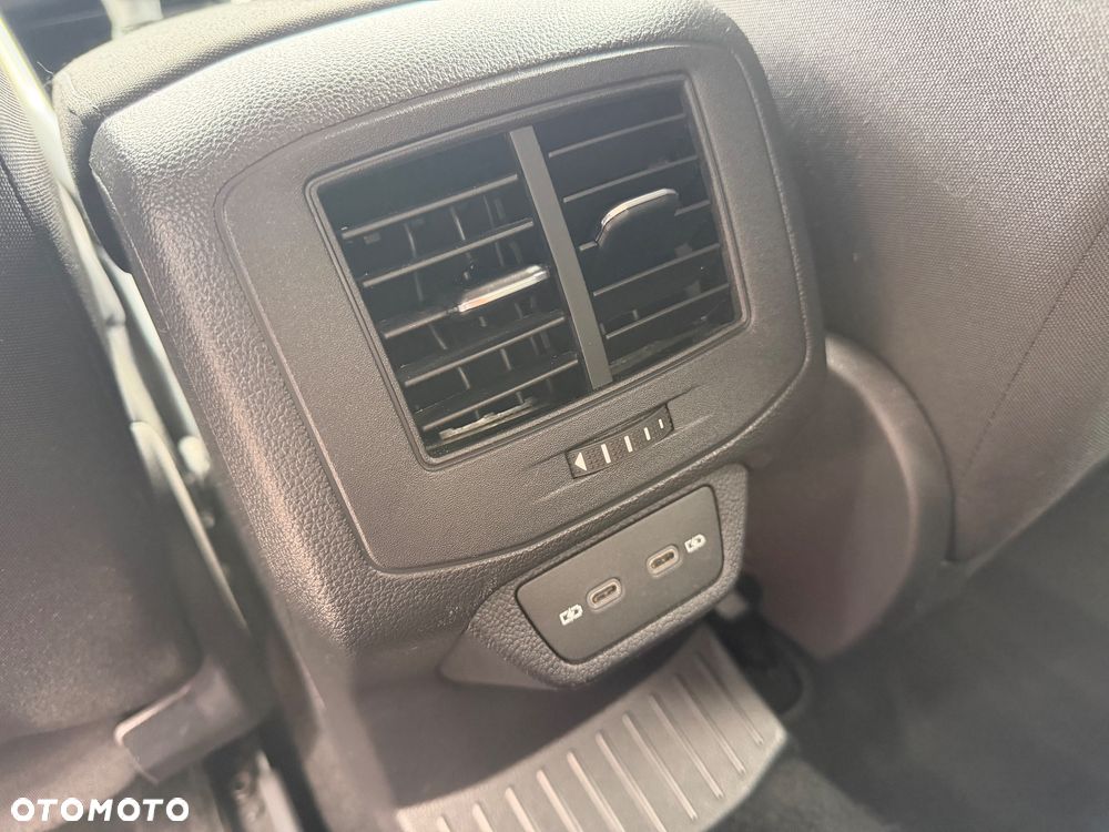 Volkswagen T-Roc 1.5 TSI Life - 27