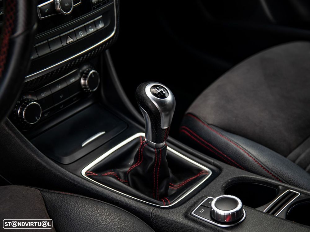 Mercedes-Benz A 180 d AMG Line - 21