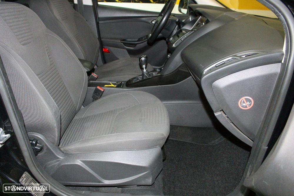 Ford Focus SW 1.5 TDCi Titanium - 28