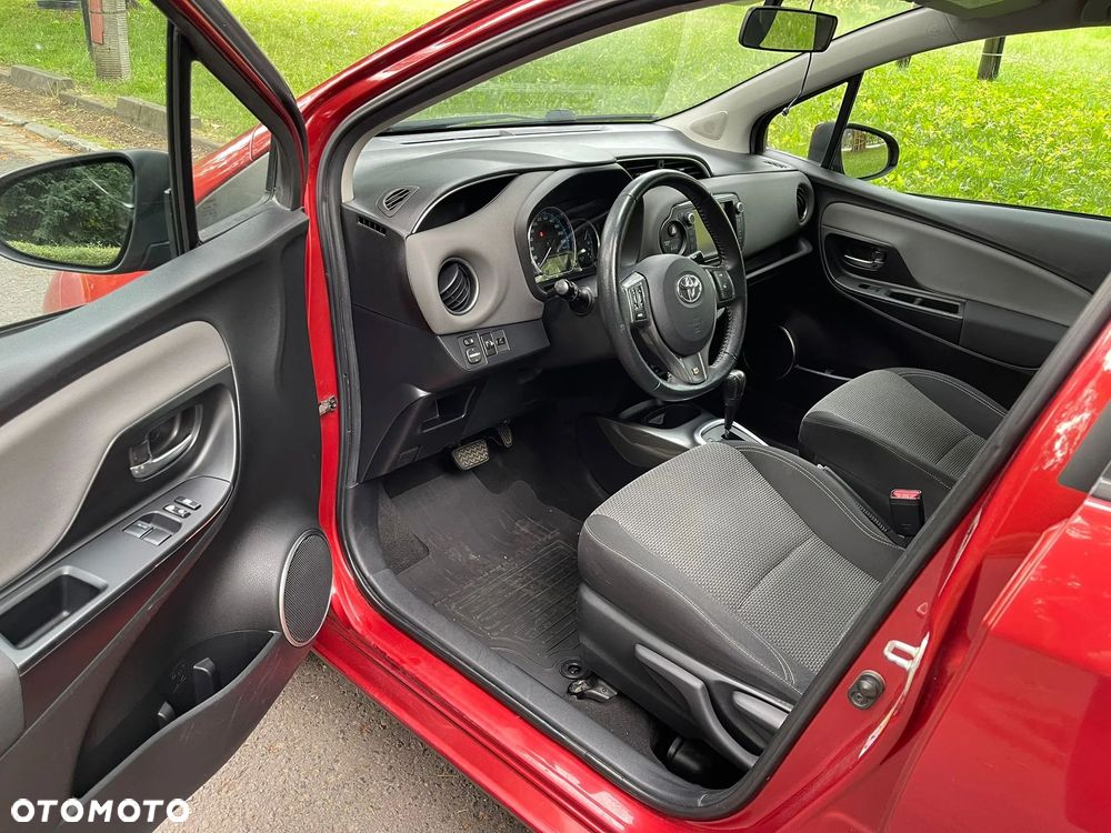 Toyota Yaris Hybrid 100 Premium EU6 - 15