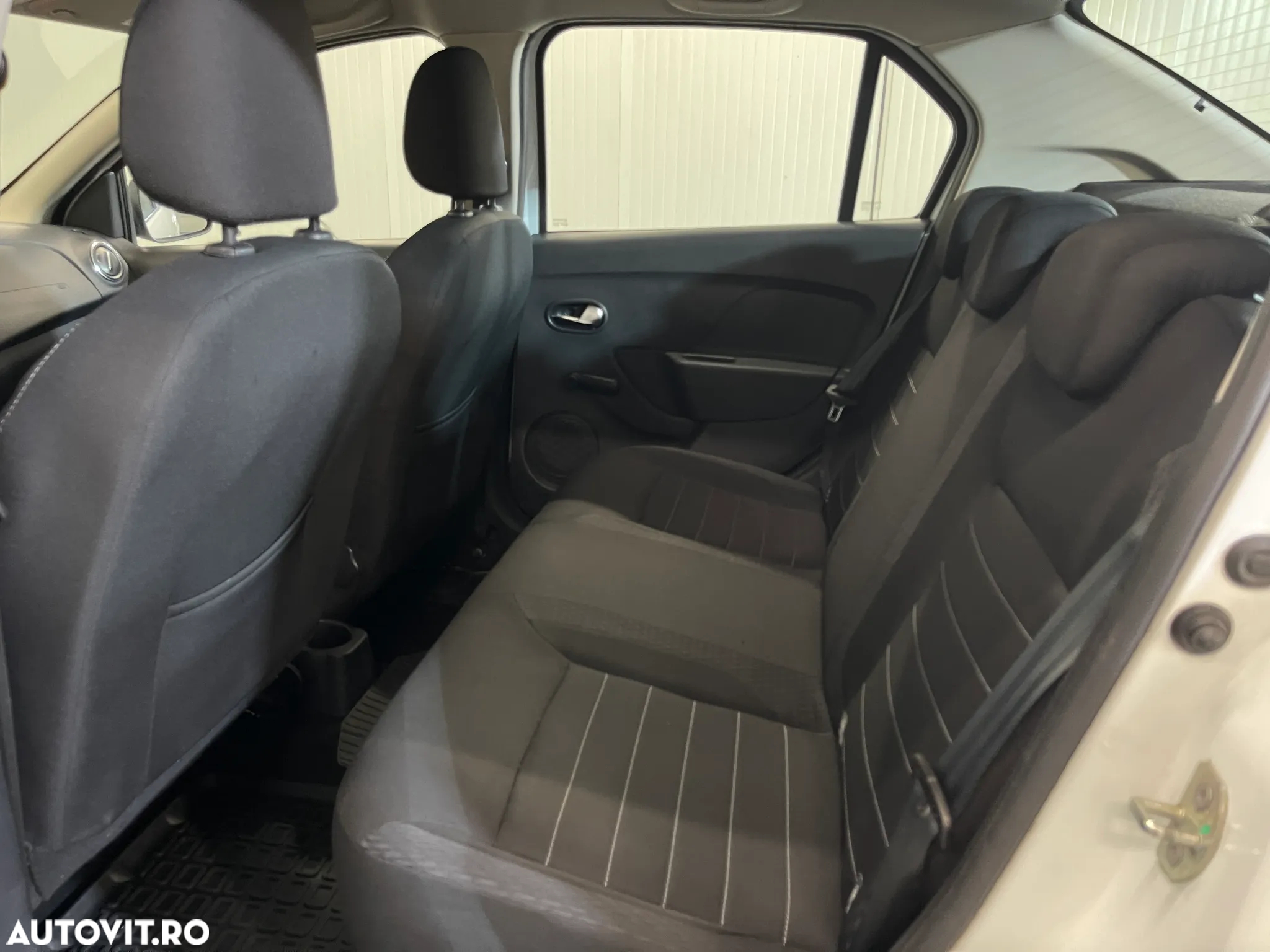 Dacia Logan 1.5 Blue dCi Laureate - 11