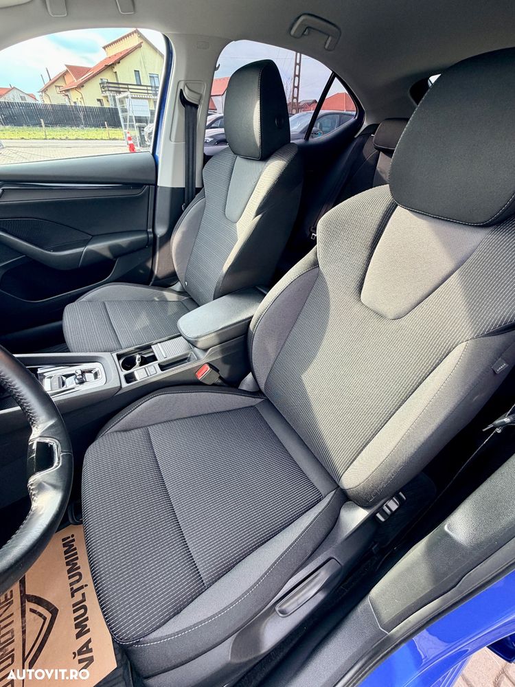 Skoda Octavia 2.0 TDI DSG Ambition - 9