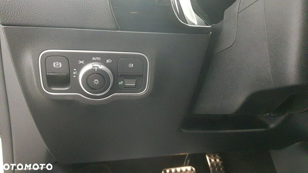 Mercedes-Benz GLA - 23
