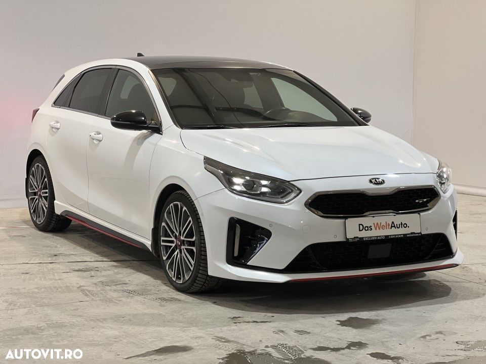 Kia Ceed - 32