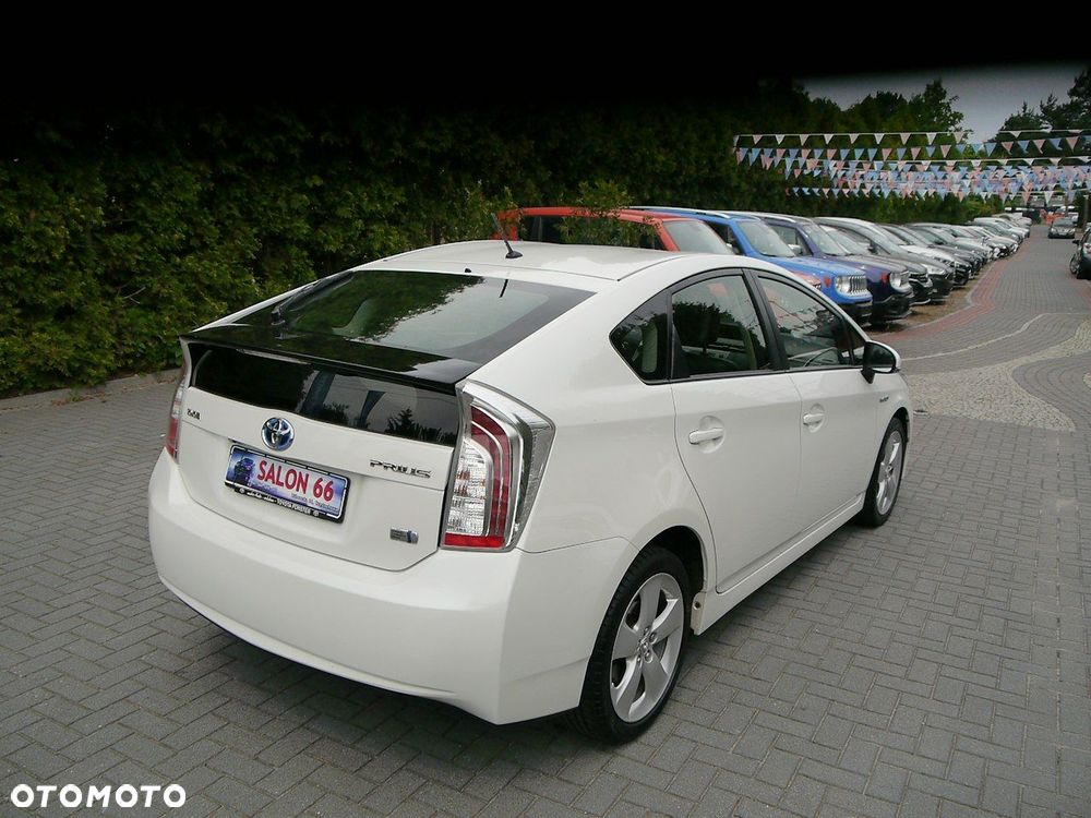 Toyota Prius - 5