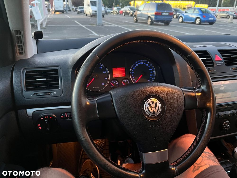 Volkswagen Golf V 1.6 FSI Comfortline - 9