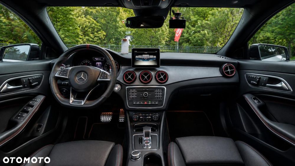 Mercedes-Benz CLA 45 AMG 4Matic 7G-DCT - 11