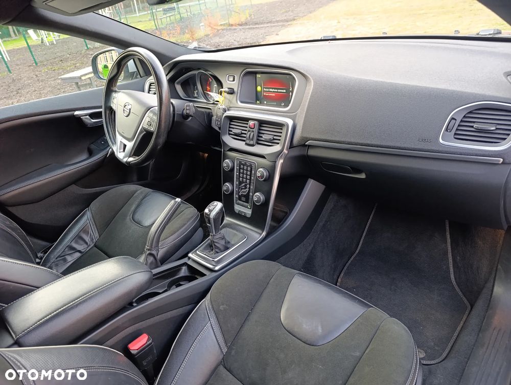 Volvo V40 D2 Drive-E SCR R-Design Momentum - 10