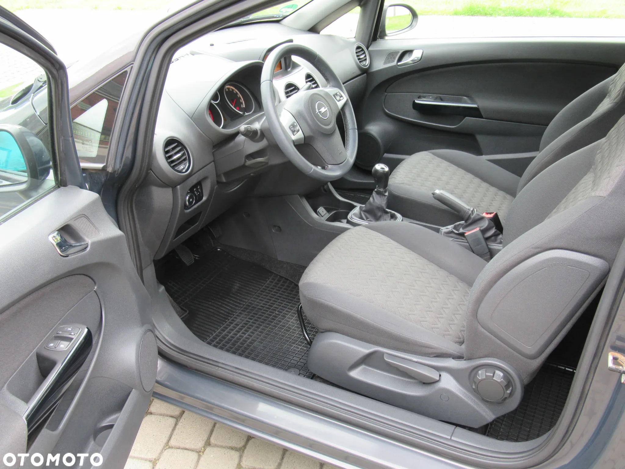 Opel Corsa 1.4 16V Active - 9