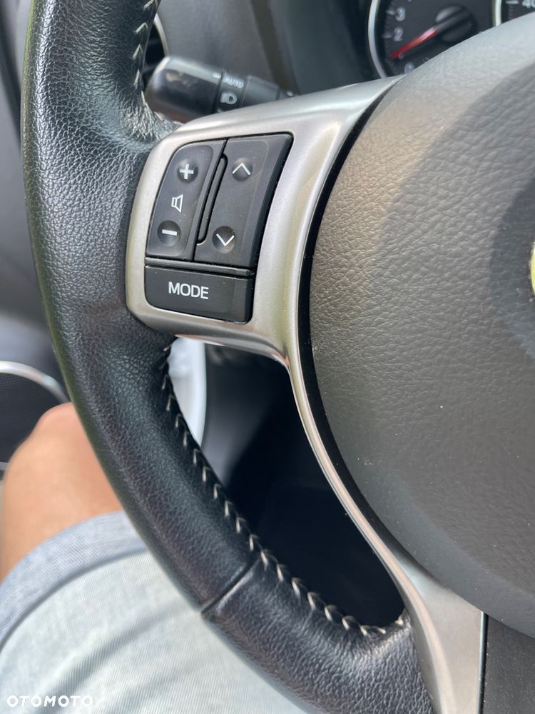 Toyota Yaris - 12