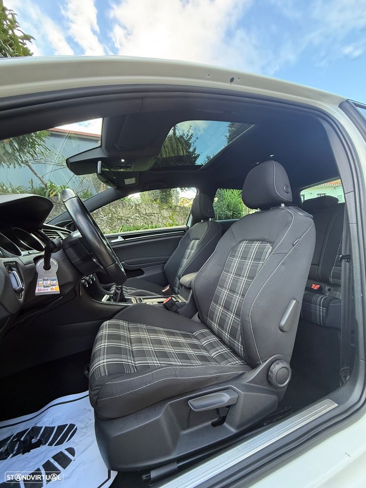 VW Golf 2.0 TDi GTD - 12