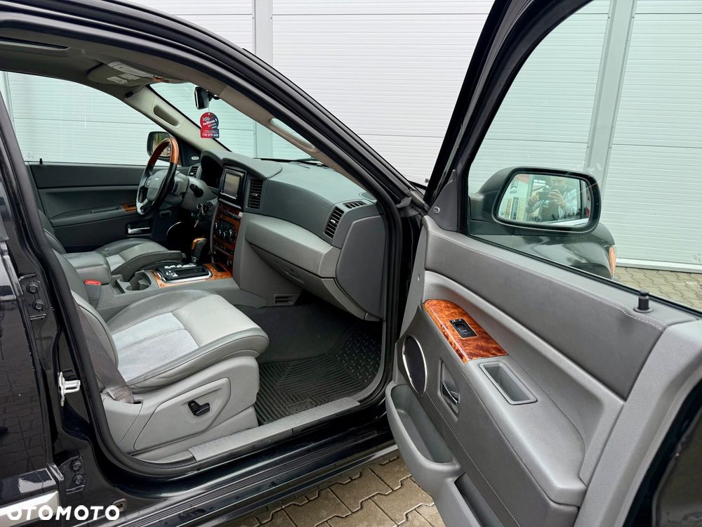 Jeep Grand Cherokee - 33