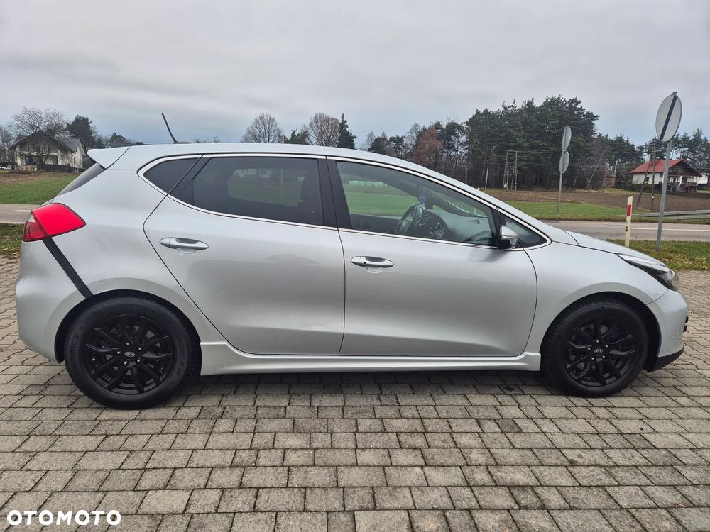 Kia Ceed 1.6 CRDi 136 ISG GT Line - 6