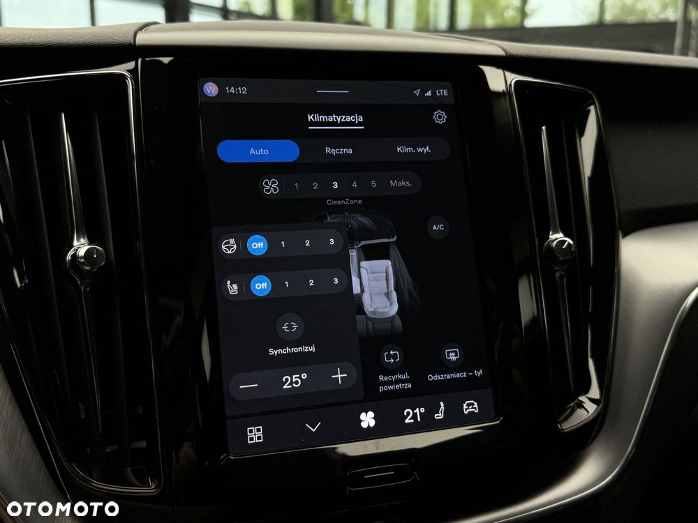 Volvo XC 60 B5 B AWD Momentum Pro - 32