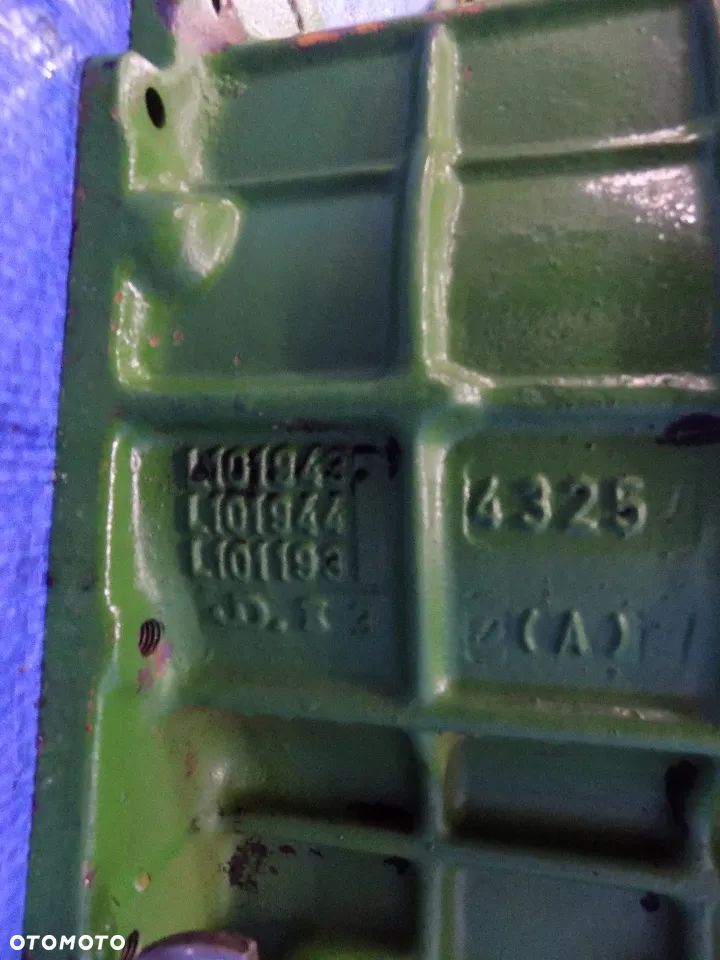obudowa skrzyni biegów l101943 l101944 l101193 john deere 6300 6100 6200 6400 - 9