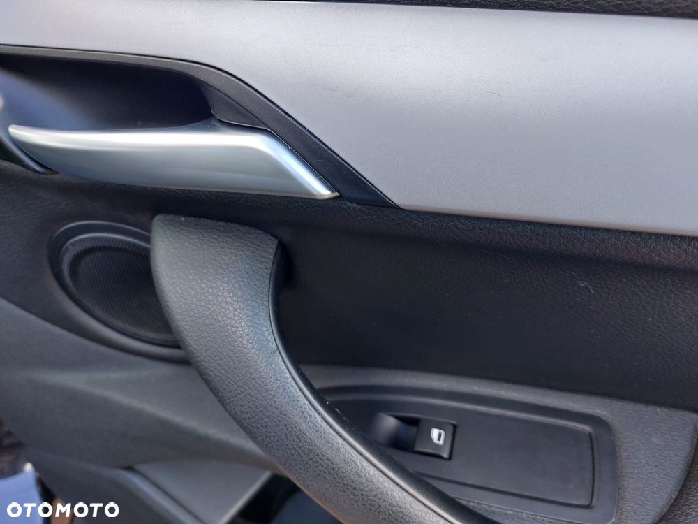 BMW X1 sDrive18i Advantage - 11