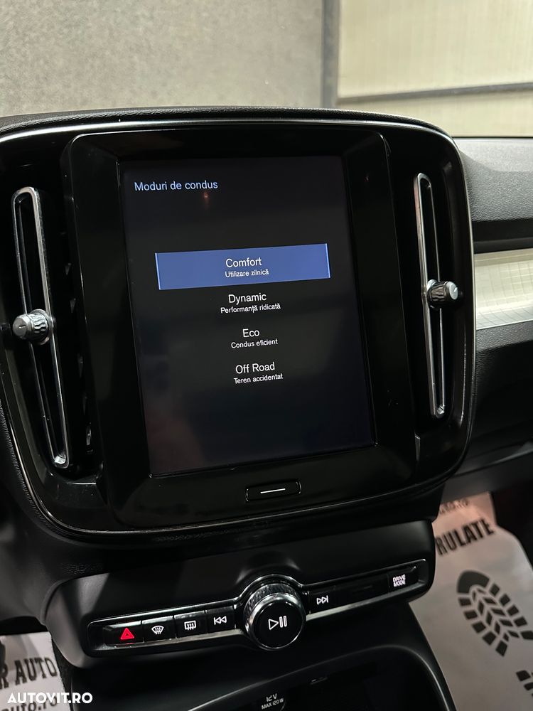 Volvo XC 40 D3 AWD Momentum - 17